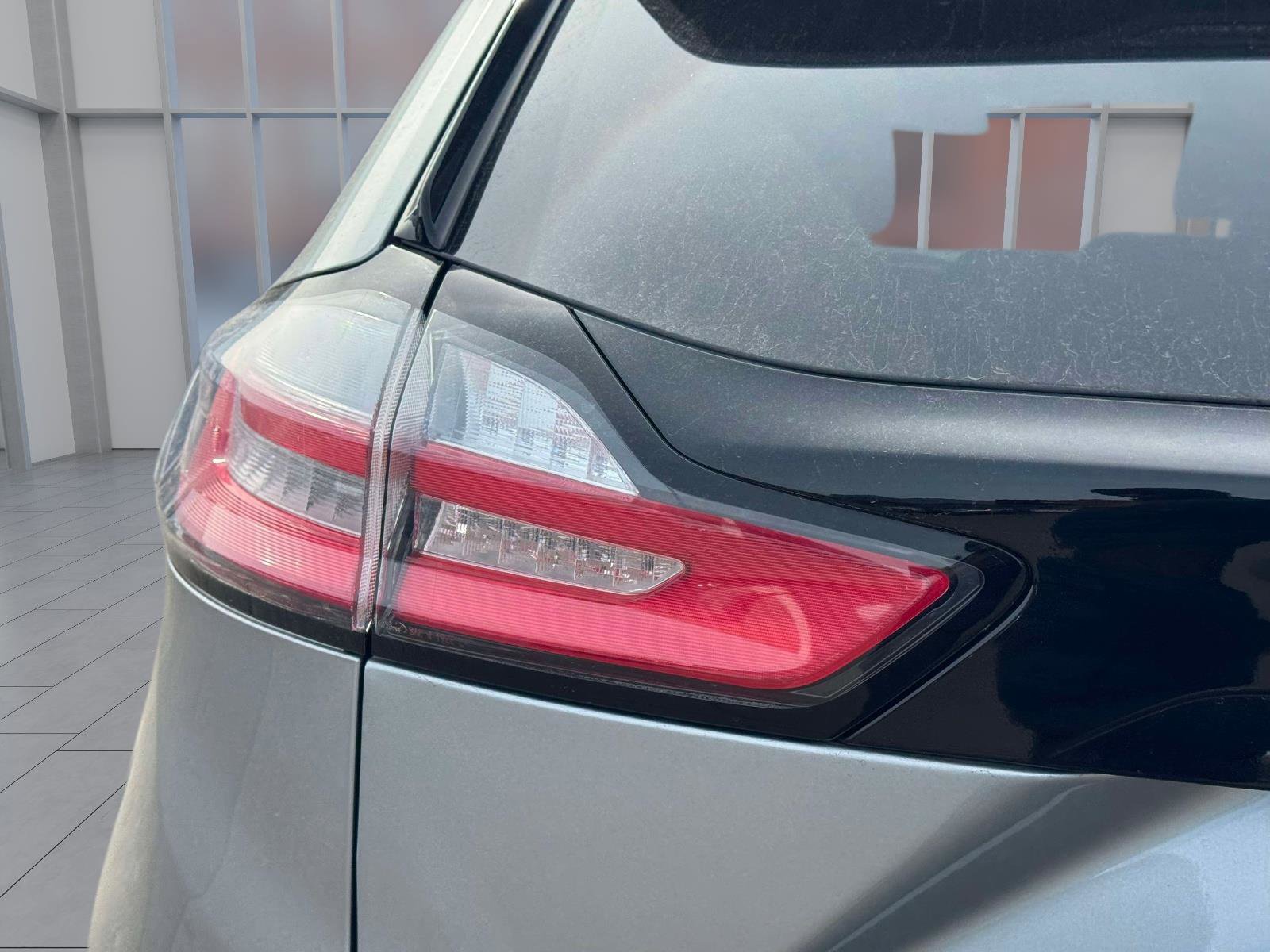 Certified 2024 Ford Edge SE image 9