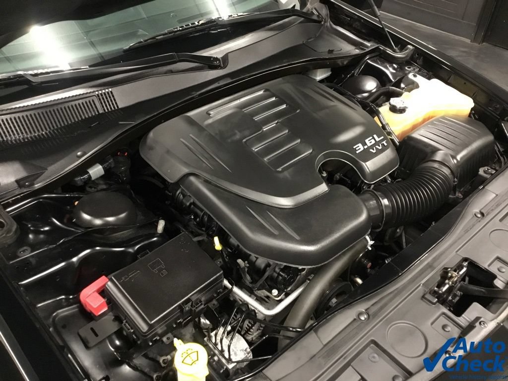Used 2018 Chrysler 300 Touring w/ Sport Appearance Package RWD image 40