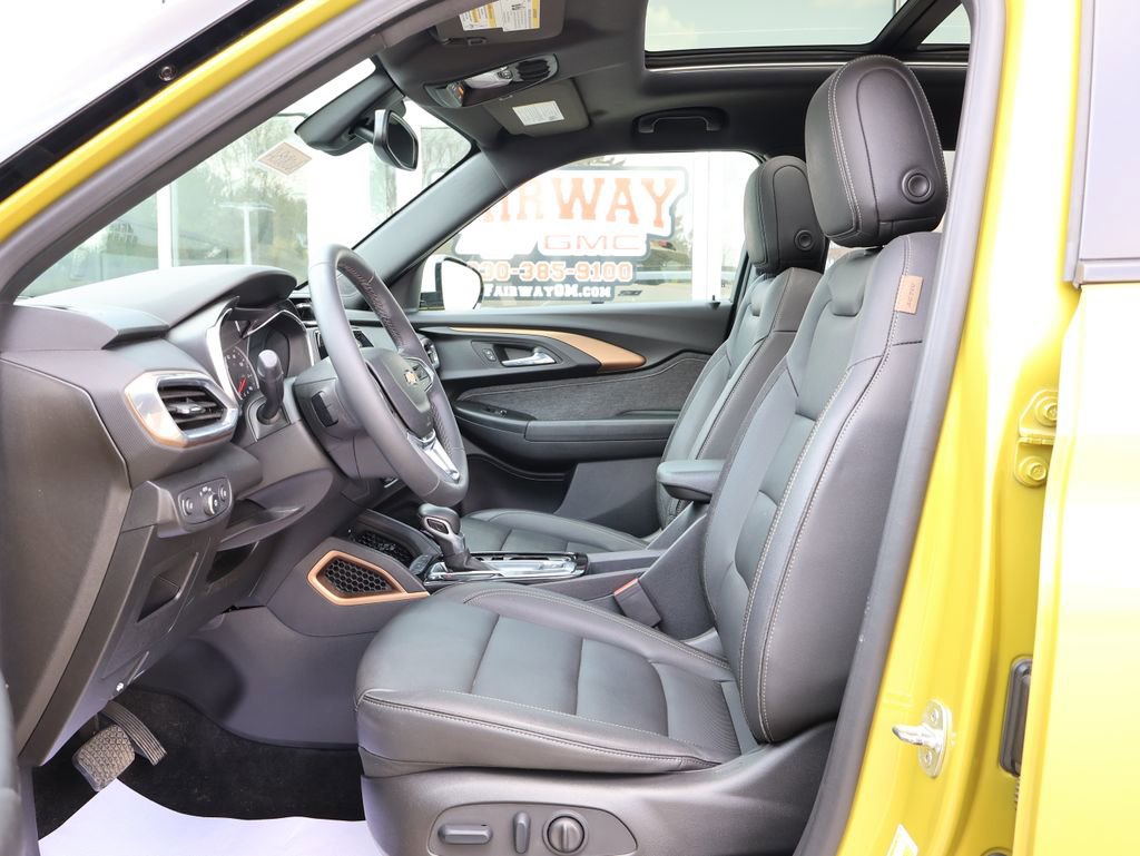 Used 2023 Chevrolet TrailBlazer ACTIV w/ Sun and Liftgate Package FWD image 12