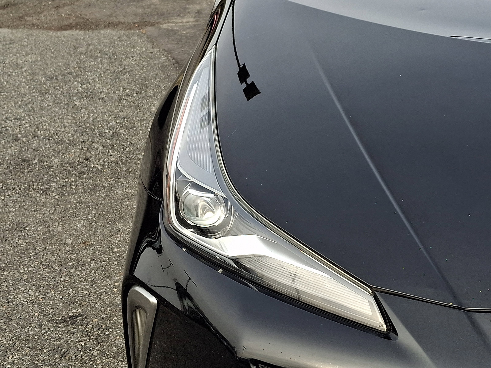 Used 2019 Toyota Prius LE image 9