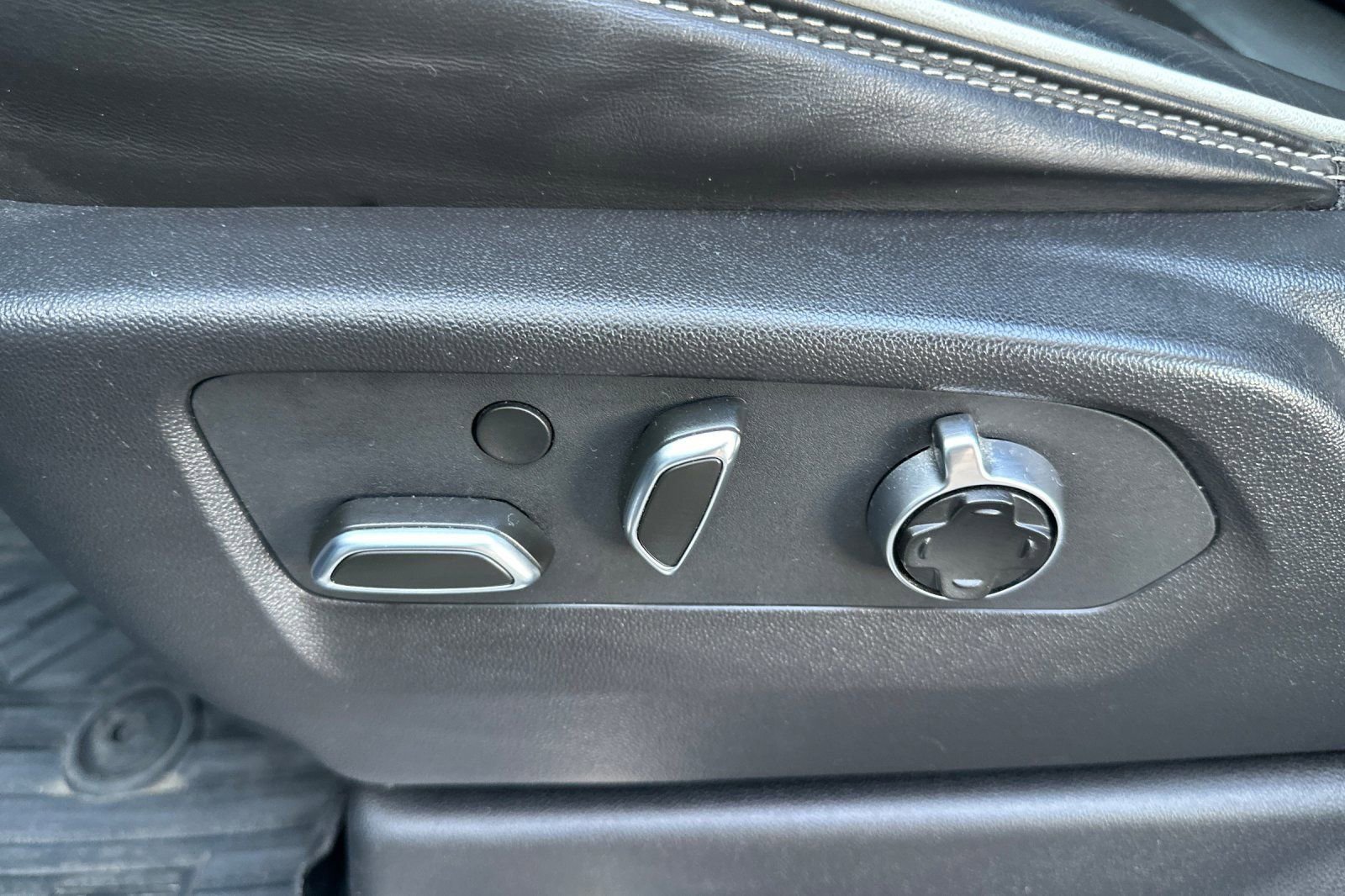 Certified 2024 GMC Sierra 1500 AT4X w/ AT4X AEV Edition image 12