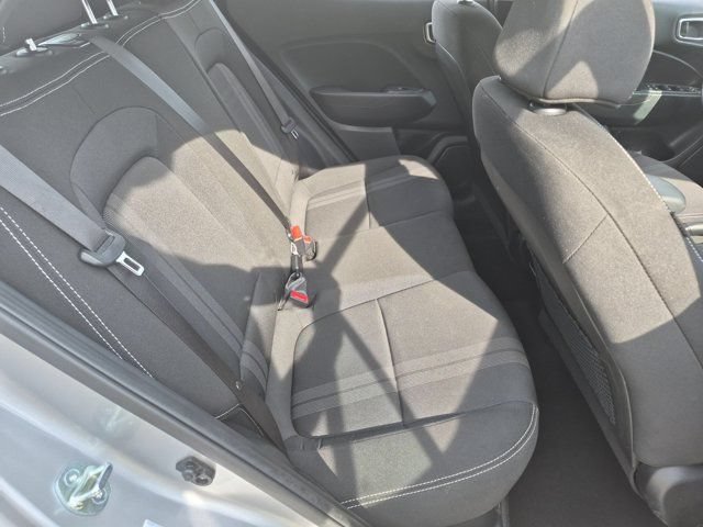 Used 2025 Hyundai Venue SEL FWD image 29