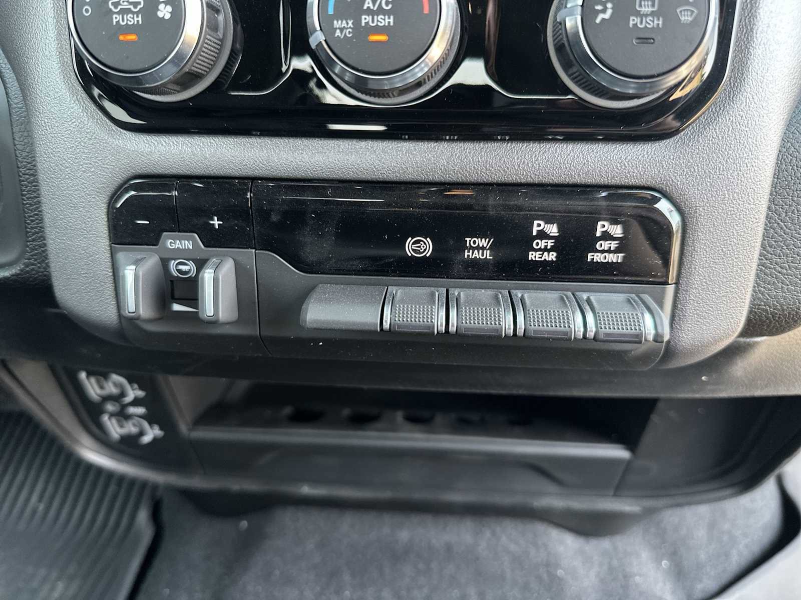 New 2025 RAM 2500 Big Horn AWD/4WD image 24