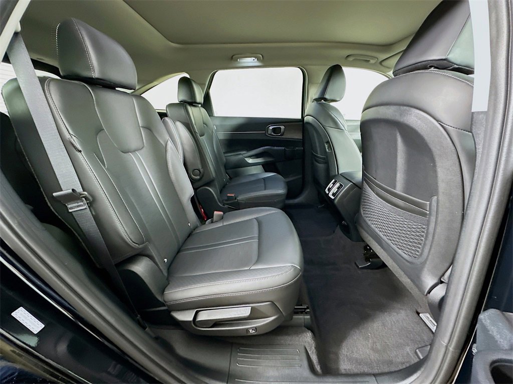 Certified 2025 Kia Sorento X-Line EX image 7