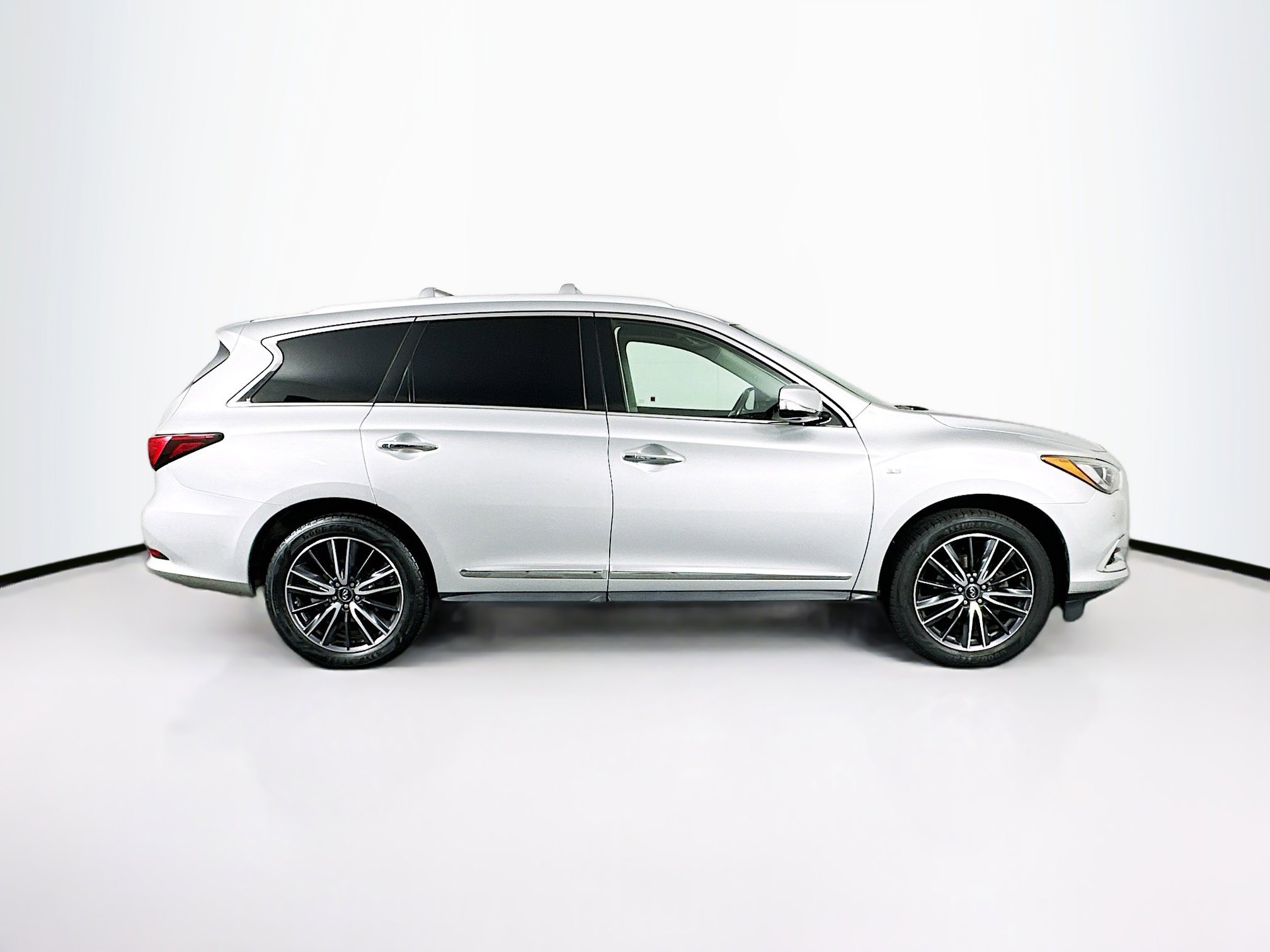 Used 2017 INFINITI QX60 Luxe w/ Premium Plus Package image 10