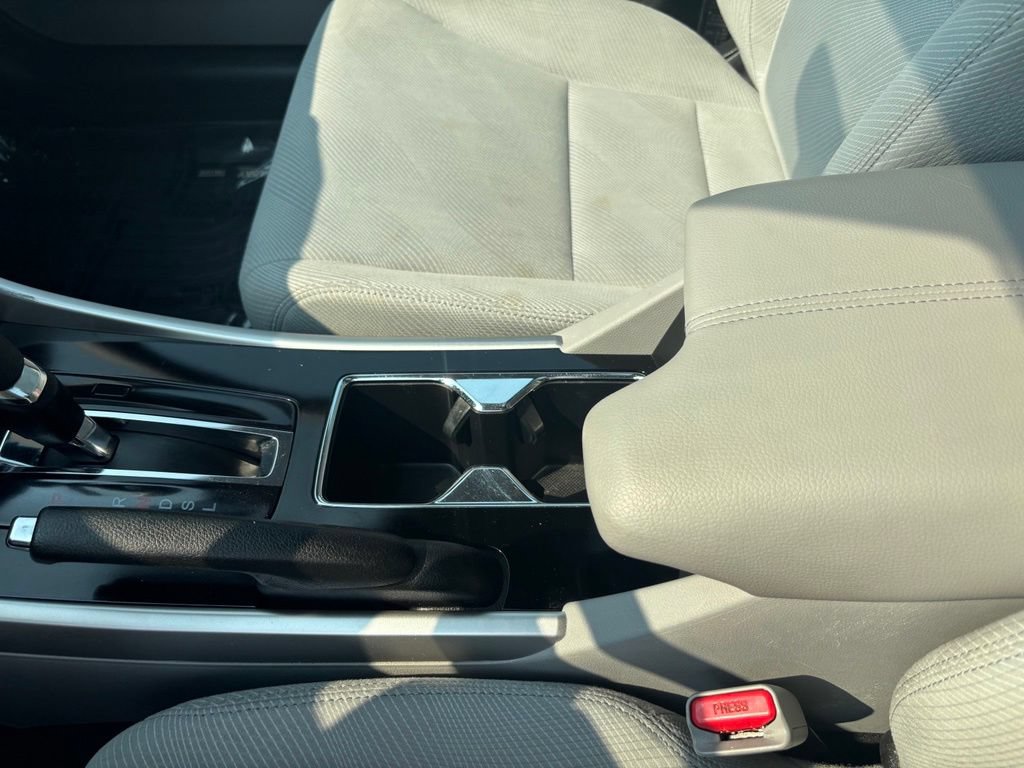 Used 2016 Honda Accord EX image 18