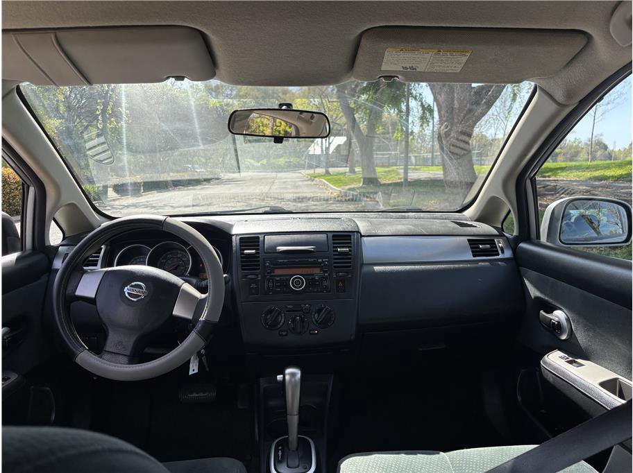 Used 2011 Nissan Versa 1.8 S image 9