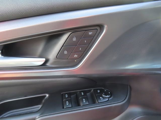 Used 2025 Chevrolet Equinox EV RS w/ Convenience Package II AWD/4WD image 13