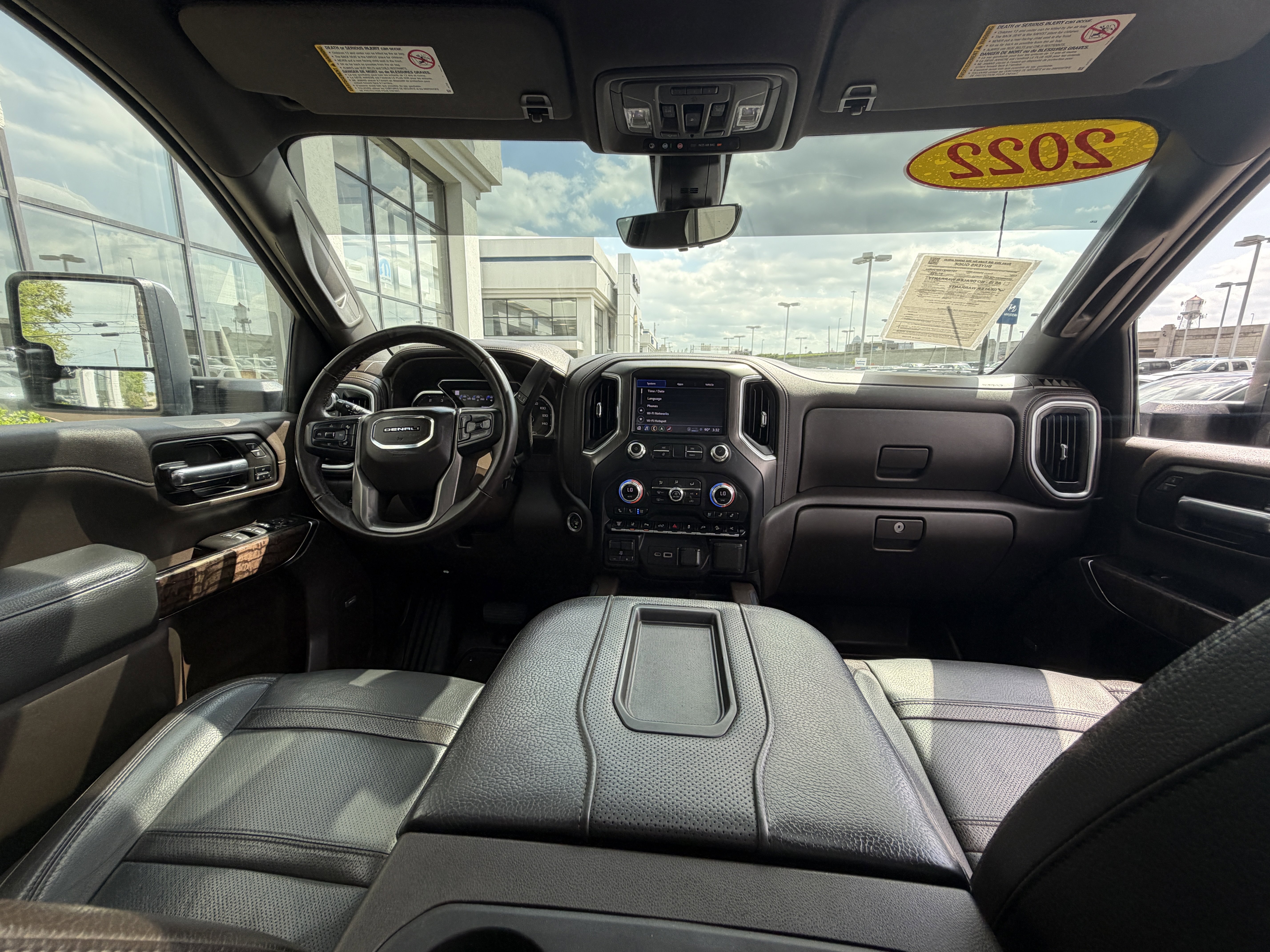 Used 2022 GMC Sierra 2500 Denali w/ Denali Black Diamond Edition AWD/4WD image 32