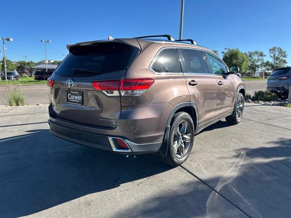 Used 2017 Toyota Highlander Limited Platinum AWD/4WD image 8