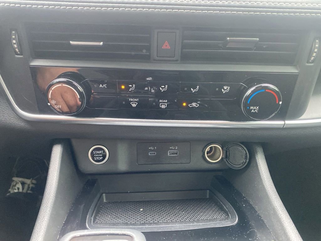 Used 2023 Nissan Rogue S image 23