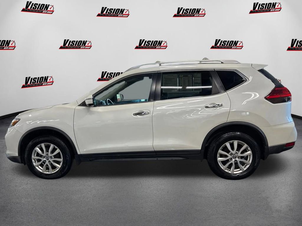 Used 2017 Nissan Rogue SV w/ SV Premium Package image 8