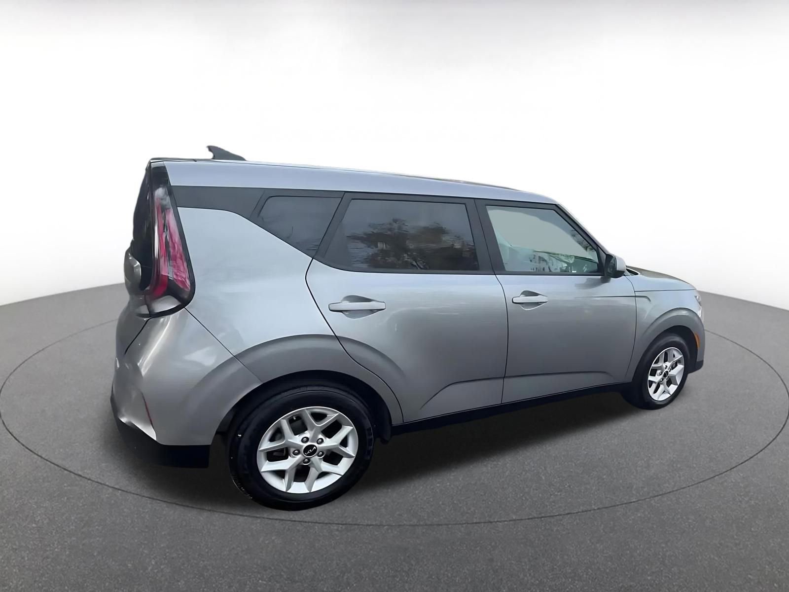 Used 2025 Kia Soul LX w/ LX Technology Package image 15
