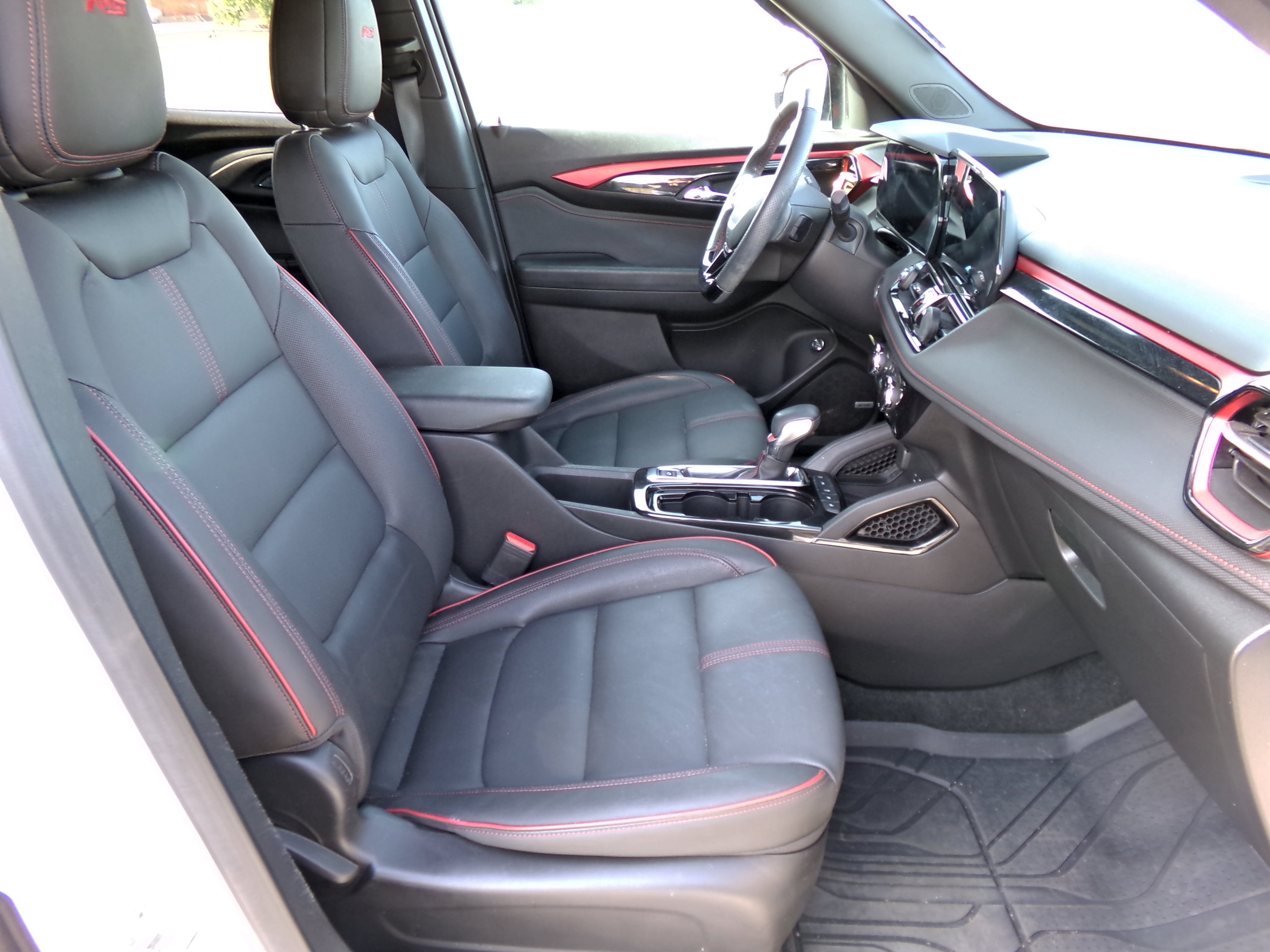 Used 2024 Chevrolet TrailBlazer RS w/ Convenience Package FWD image 16