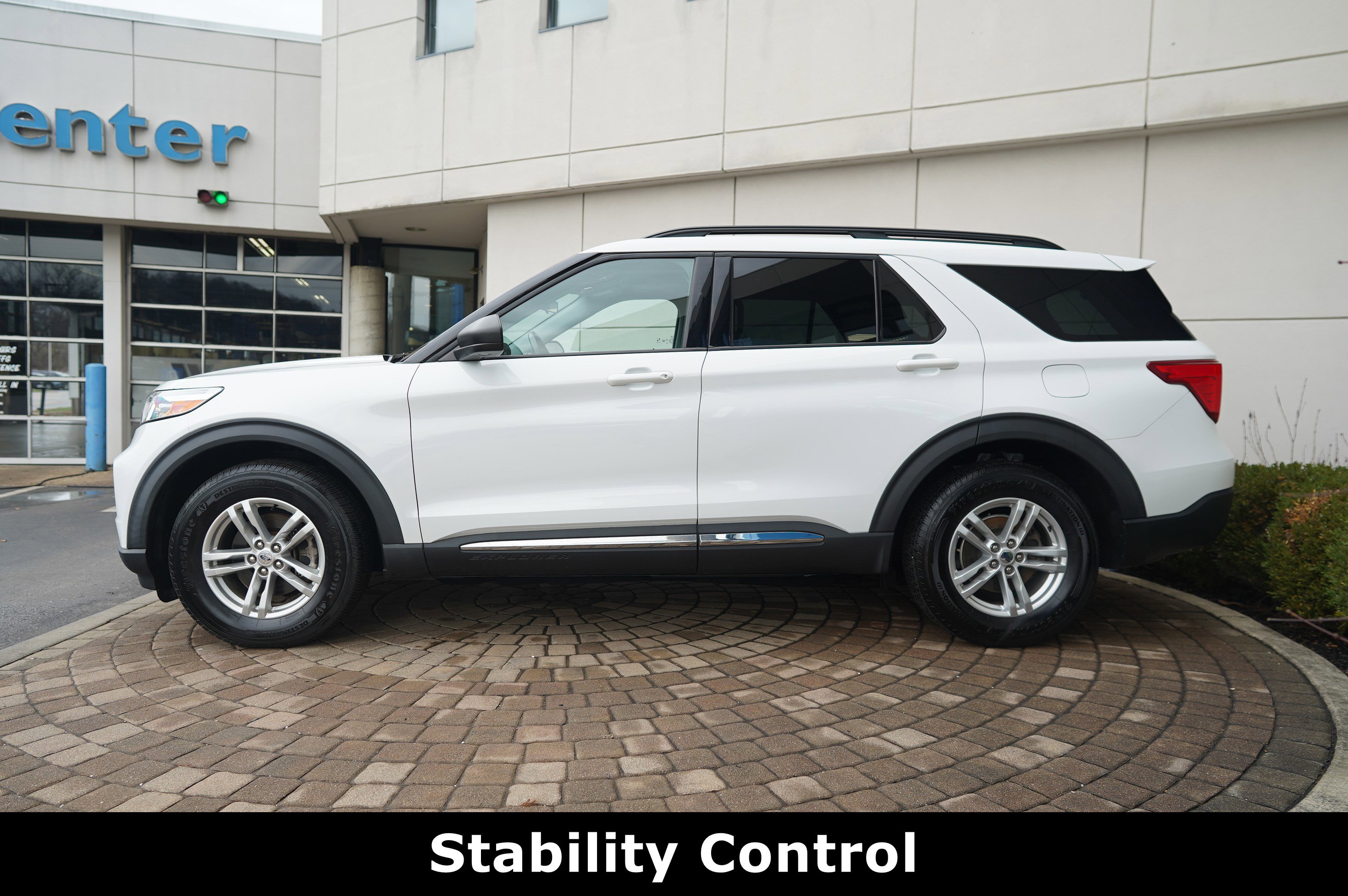 Used 2020 Ford Explorer XLT image 17