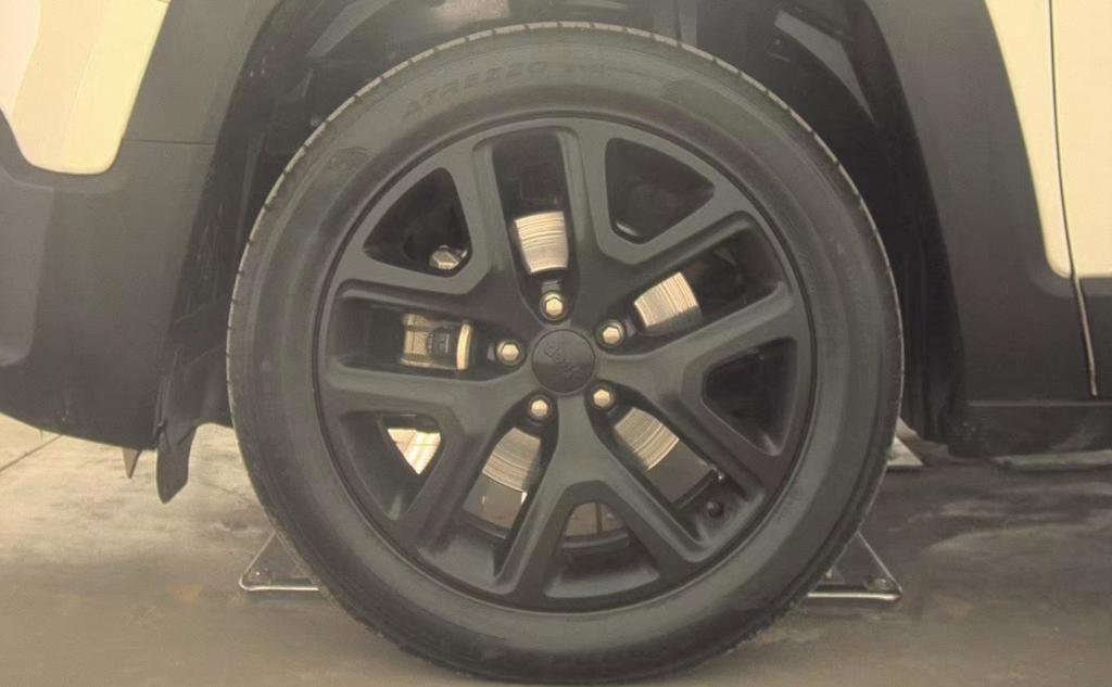 Used 2018 Jeep Renegade Altitude image 6