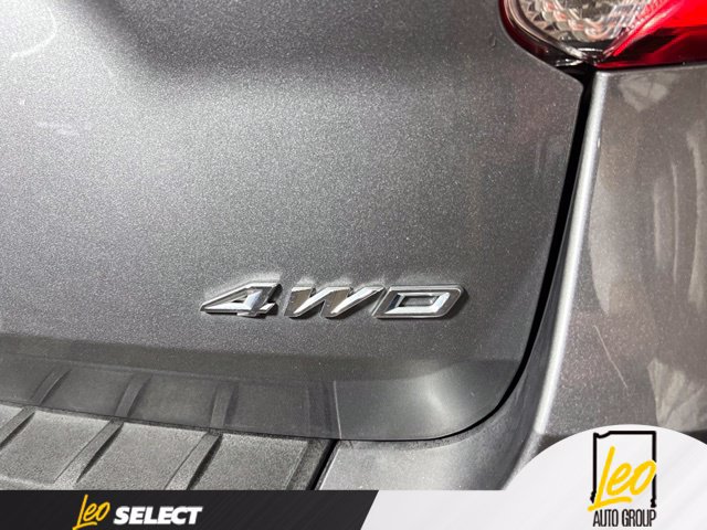 Used 2024 Ford Explorer XLT w/ Equipment Group 202A AWD/4WD image 10