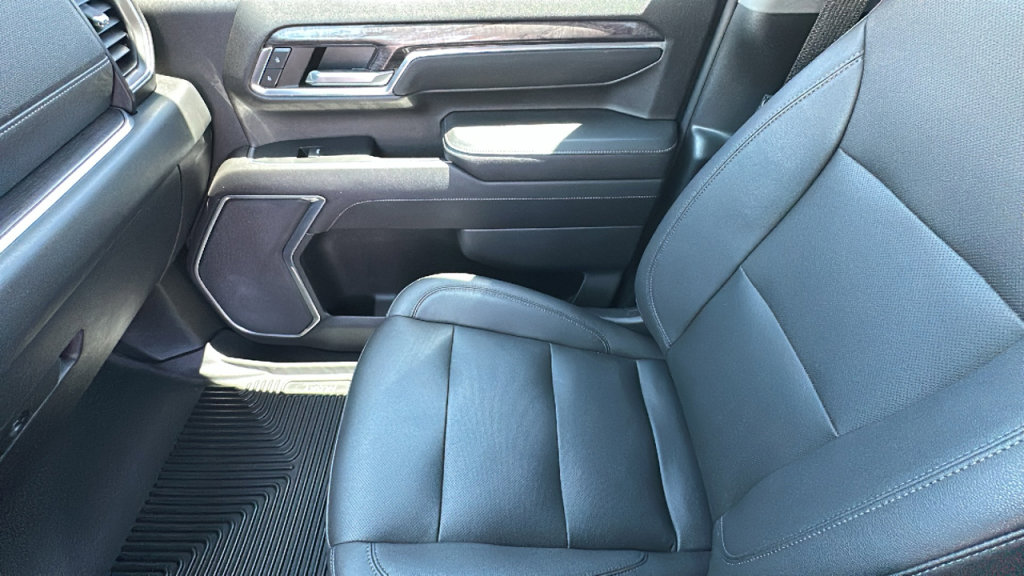 Used 2024 Chevrolet Silverado 2500 LTZ AWD/4WD image 12