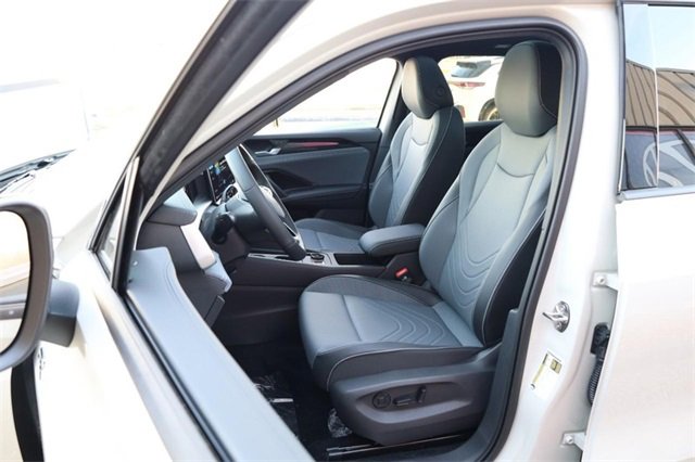 New 2026 Volkswagen Tiguan SE R-Line image 8