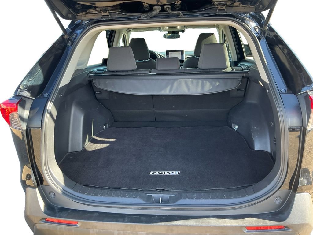 Used 2024 Toyota RAV4 XLE image 21