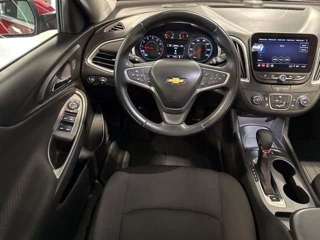 Used 2023 Chevrolet Malibu RS w/ Driver Confidence Package FWD image 3
