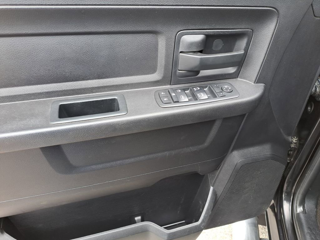 Used 2017 RAM 3500 Tradesman w/ Chrome Appearance Group image 21