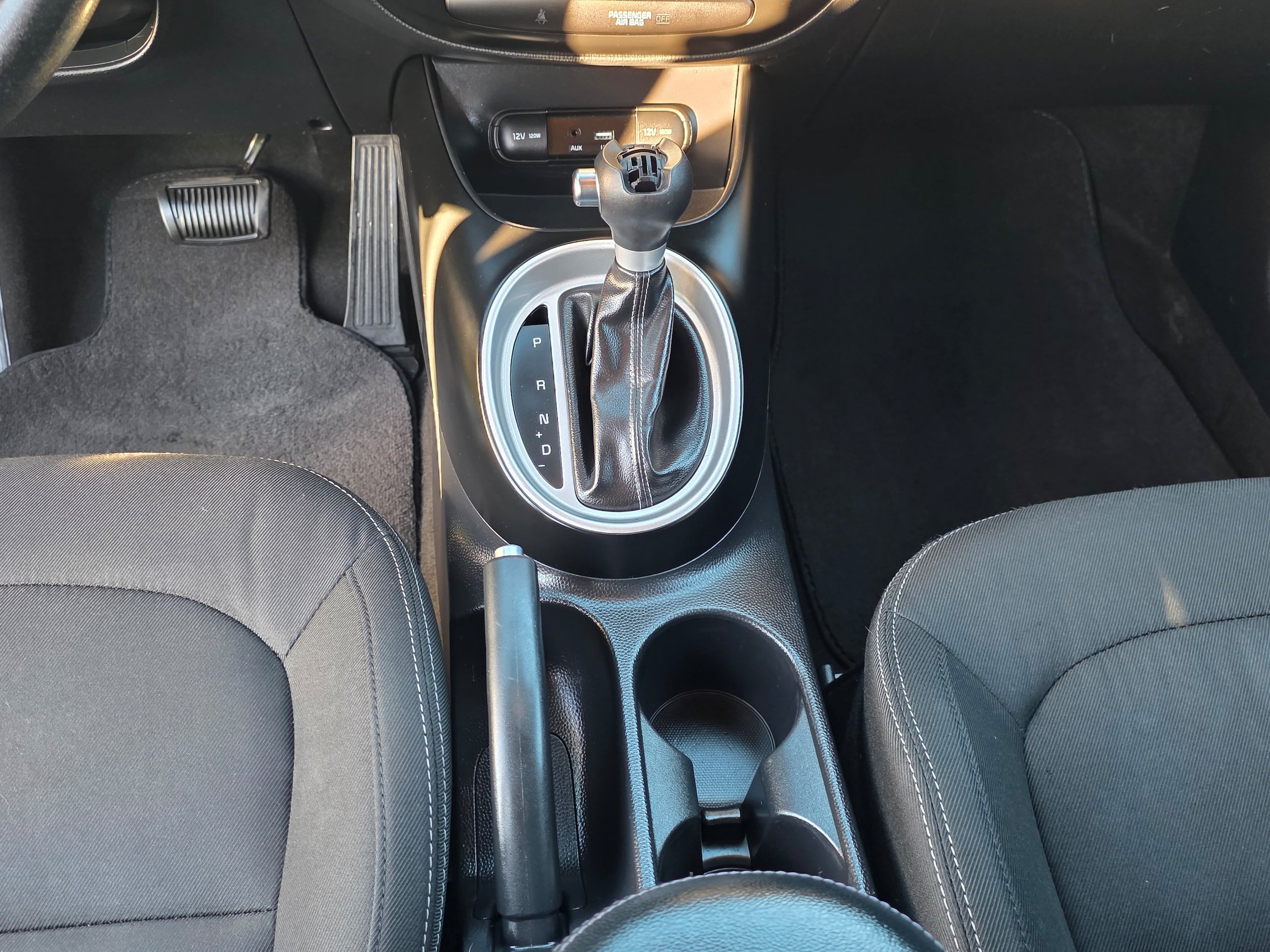 Used 2018 Kia Soul + FWD image 16