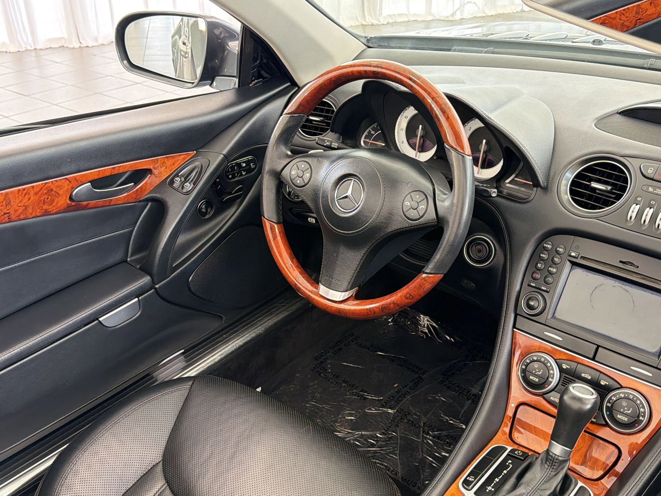 Used 2009 Mercedes-Benz SL 550 image 26