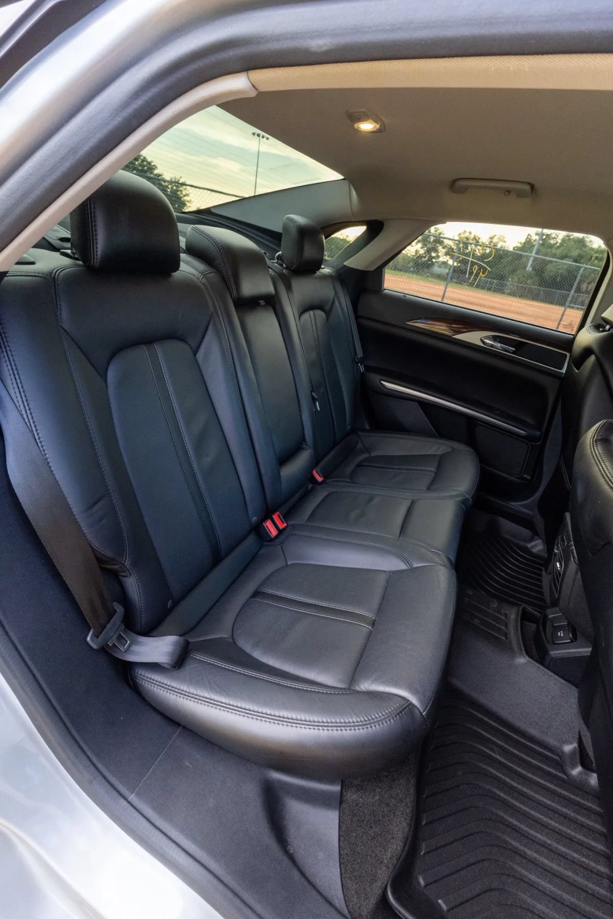 Used 2016 Lincoln MKZ w/ Equipment Group 300A Reserve FWD image 15