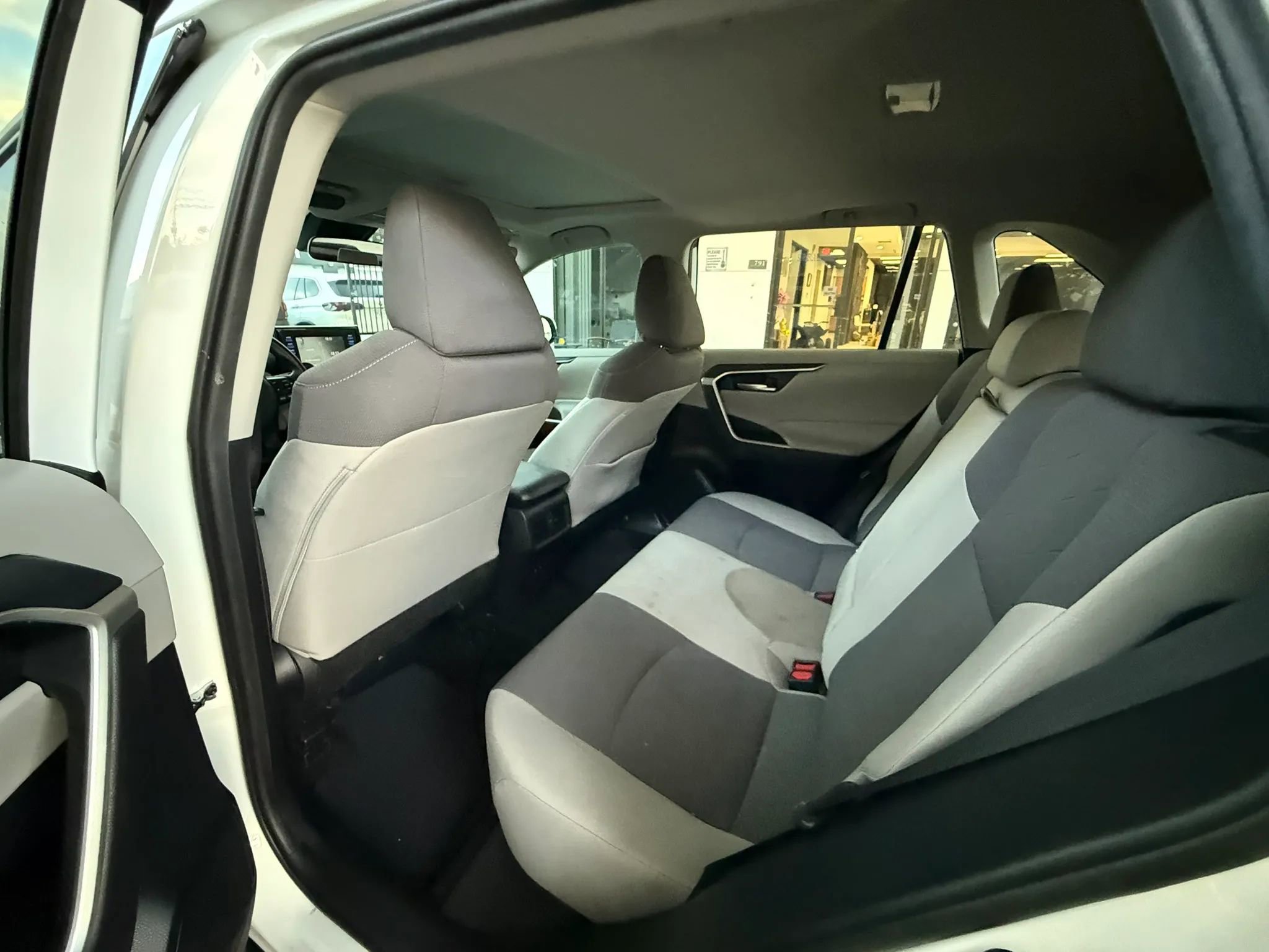 Used 2019 Toyota RAV4 XLE image 5