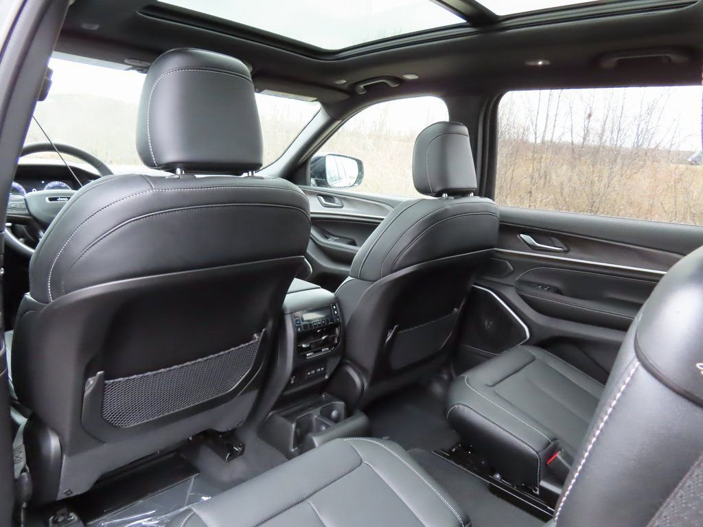 New 2026 Jeep Grand Cherokee L Limited AWD/4WD image 23