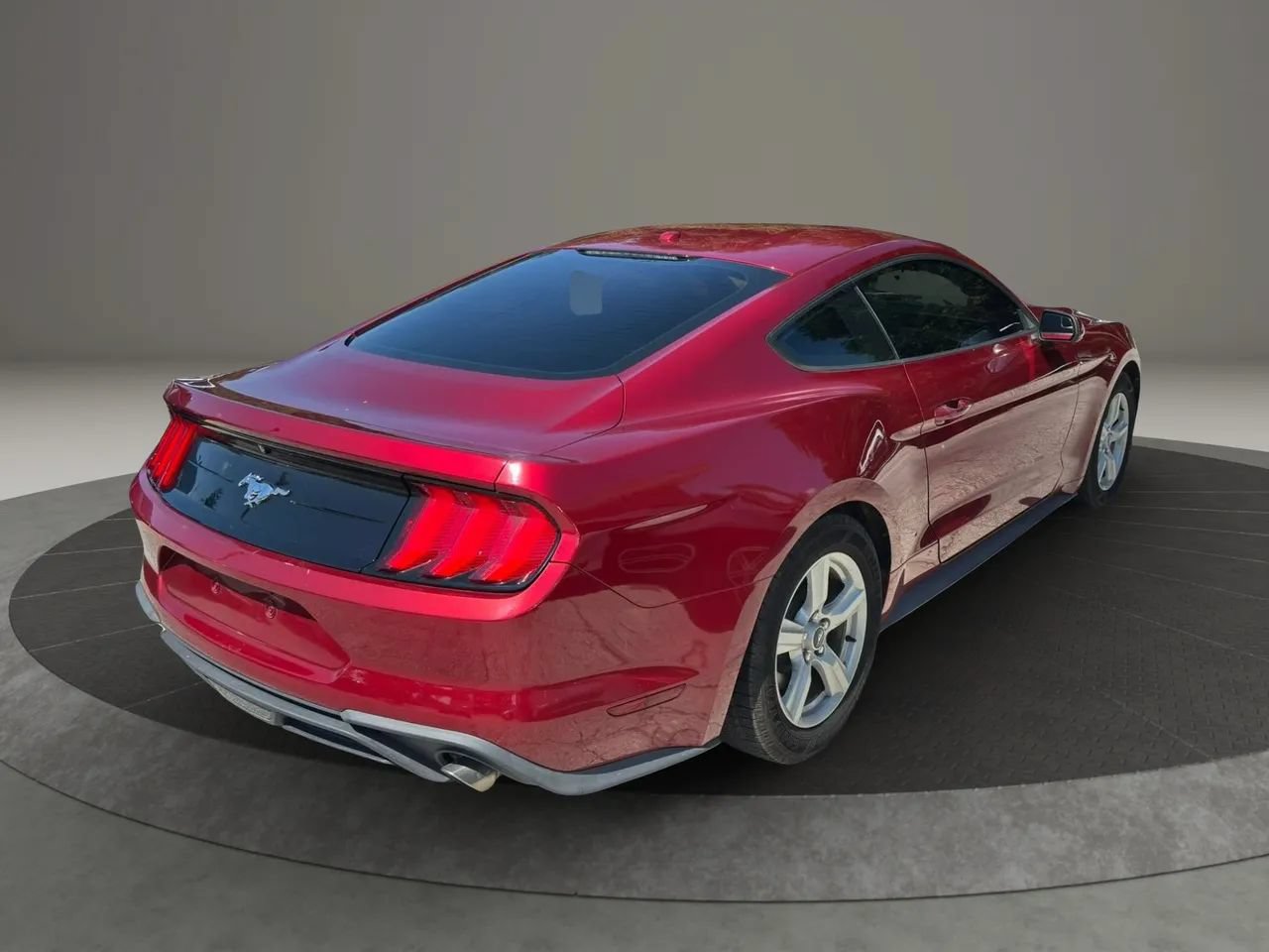 Used 2019 Ford Mustang Coupe RWD image 5