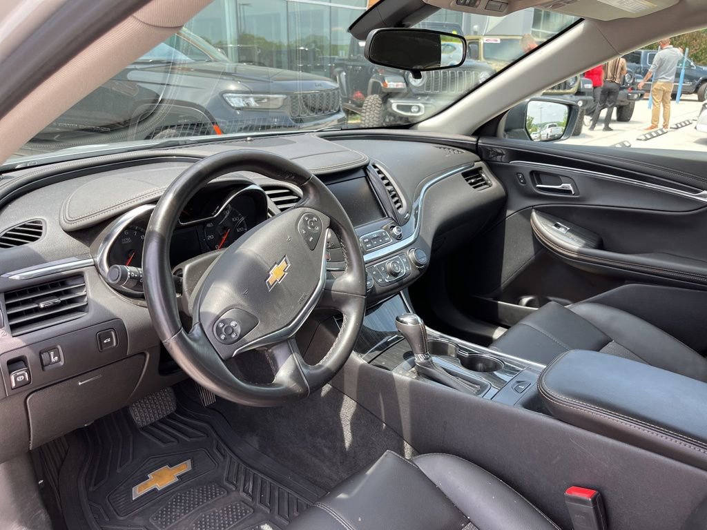 Used 2016 Chevrolet Impala LT FWD image 6