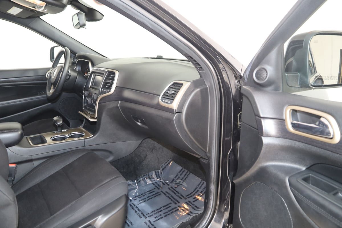 Used 2014 Jeep Grand Cherokee Laredo w/ Quick Order Package 23E AWD/4WD image 34