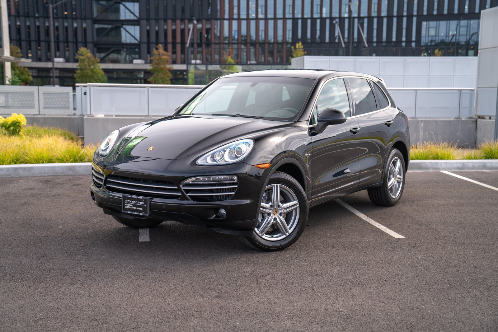 Certified 2014 Porsche Cayenne Diesel Platinum Edition AWD/4WD image 1
