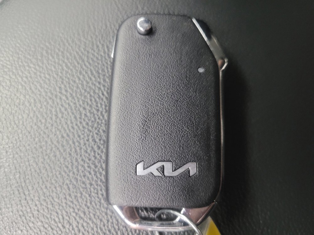 Used 2023 Kia Soul LX image 32