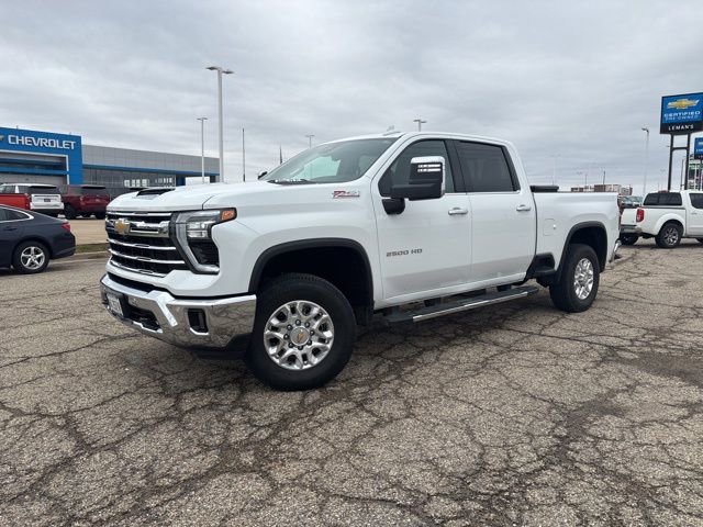 Used 2024 Chevrolet Silverado 2500 LTZ w/ LTZ Plus Package image 3
