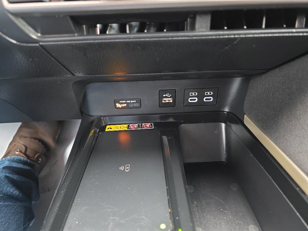 Used 2025 Toyota Camry LE FWD image 24
