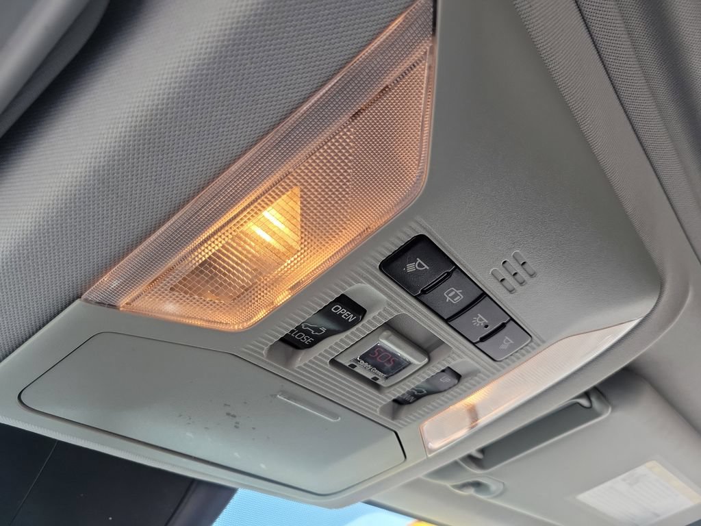 Used 2019 Toyota RAV4 XLE FWD image 19