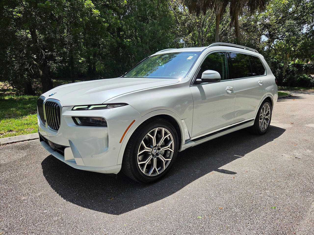 Used 2026 BMW X7 xDrive40i AWD/4WD image 3