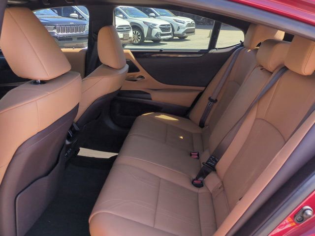 Used 2019 Lexus ES 300h Ultra Luxury w/ Accessory Package 2 image 12