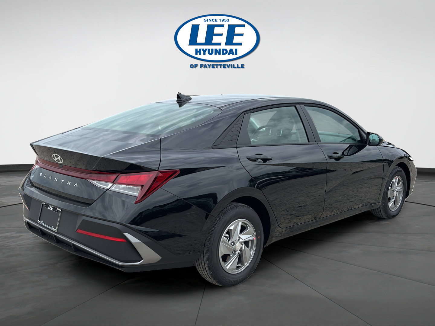 New 2026 Hyundai Elantra SE FWD image 3