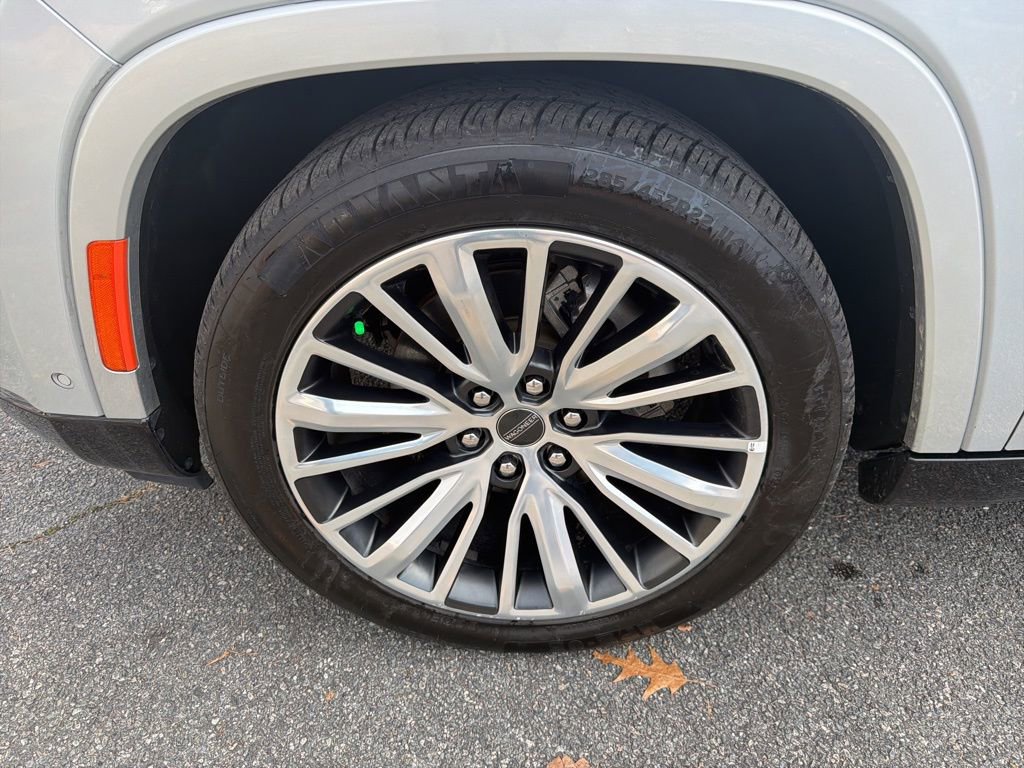 Used 2024 Jeep Grand Wagoneer L Series III image 9