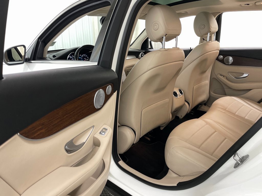 Used 2021 Mercedes-Benz GLC 300 GLC 300 image 42