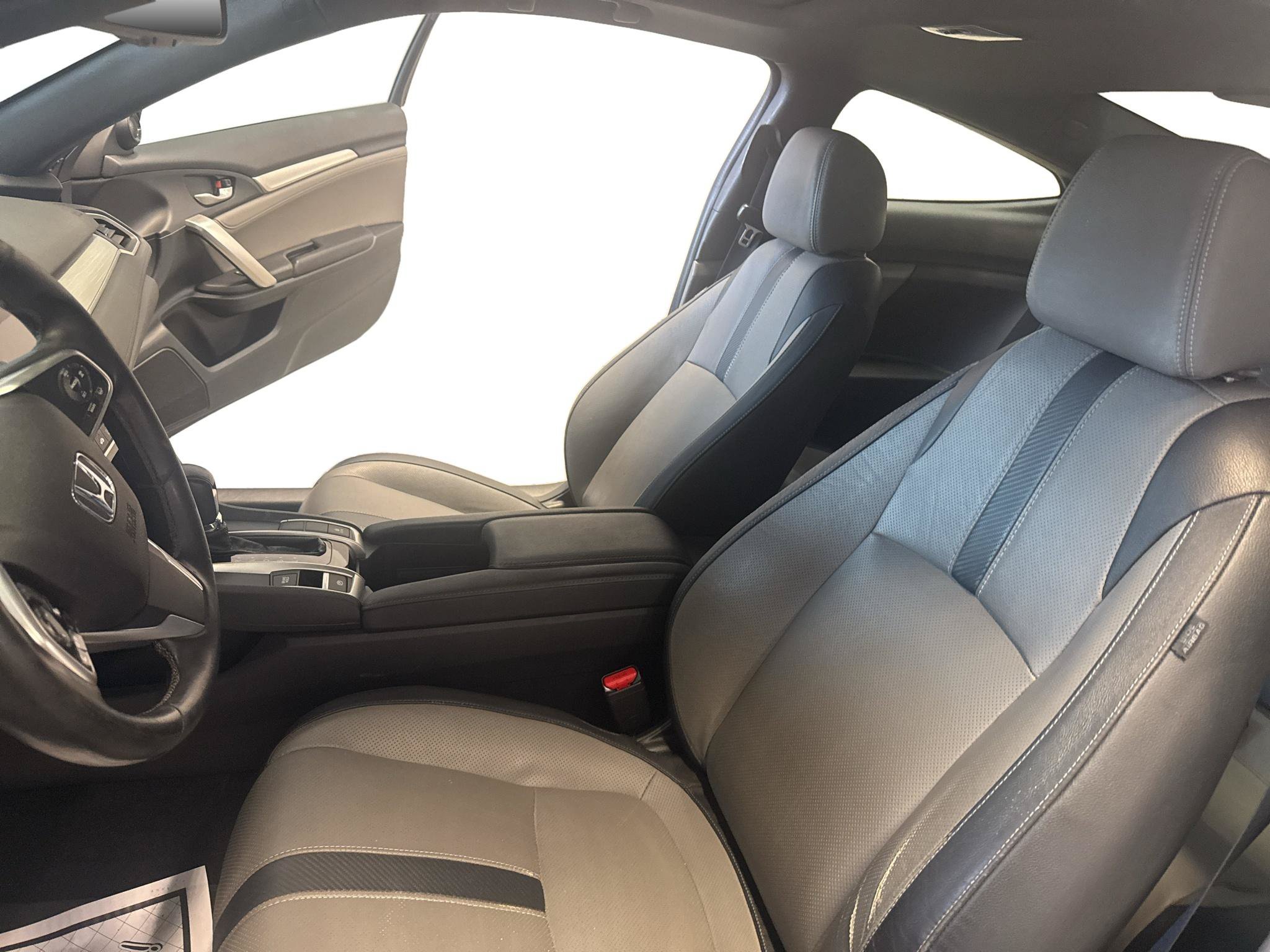 Used 2016 Honda Civic Touring image 16