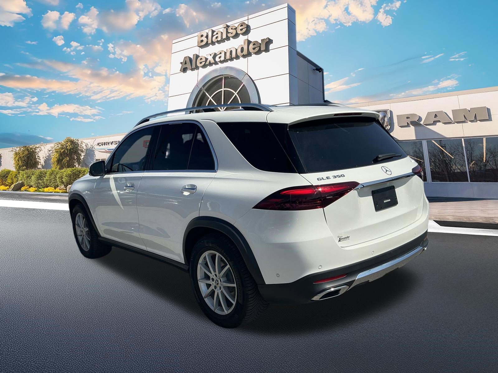 Used 2024 Mercedes-Benz GLE 350 4MATIC image 6