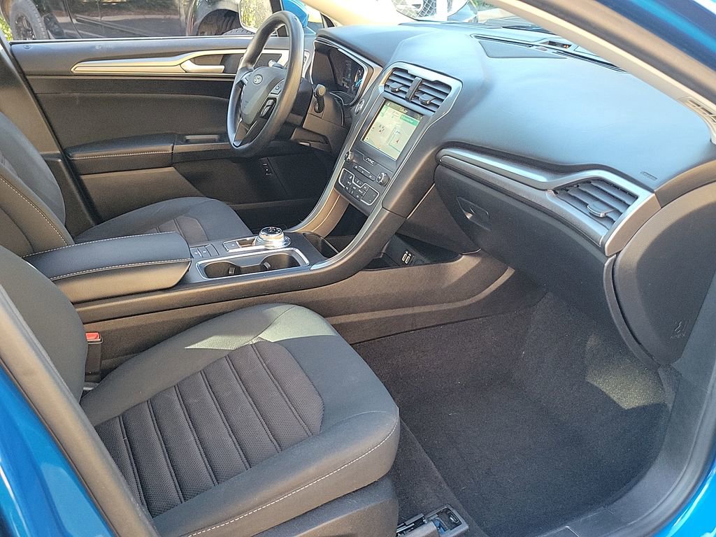 Used 2019 Ford Fusion SE image 32