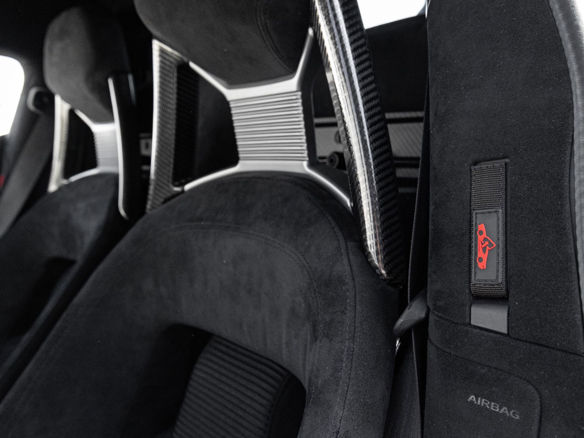 Used 2018 Ford GT image 16