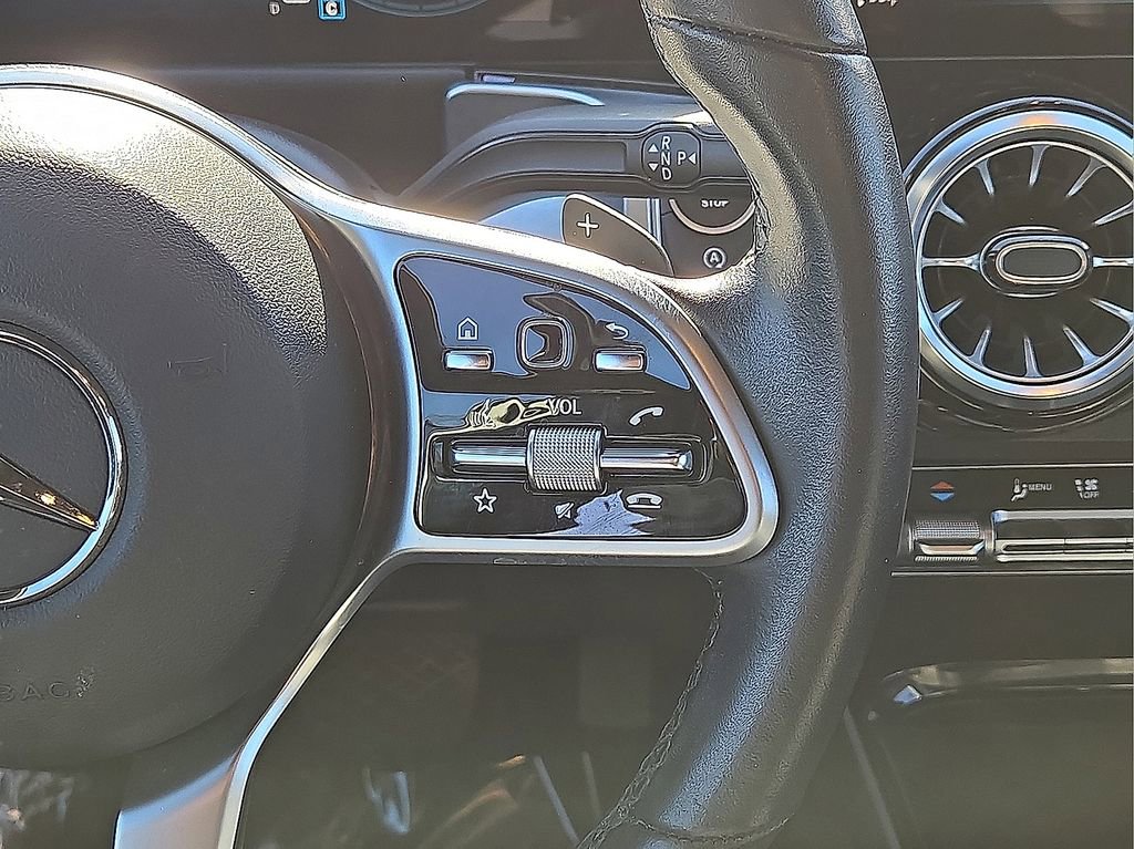 Used 2022 Mercedes-Benz GLB 250 w/ Premium Package Lite image 19