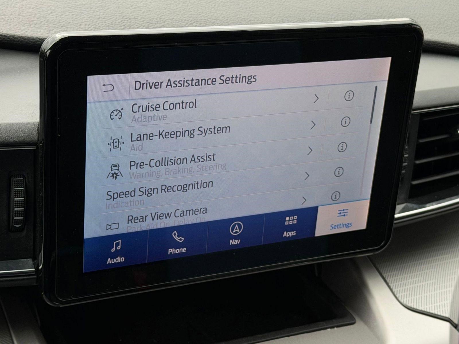 Used 2022 Ford Explorer XLT w/ Equipment Group 202A image 32